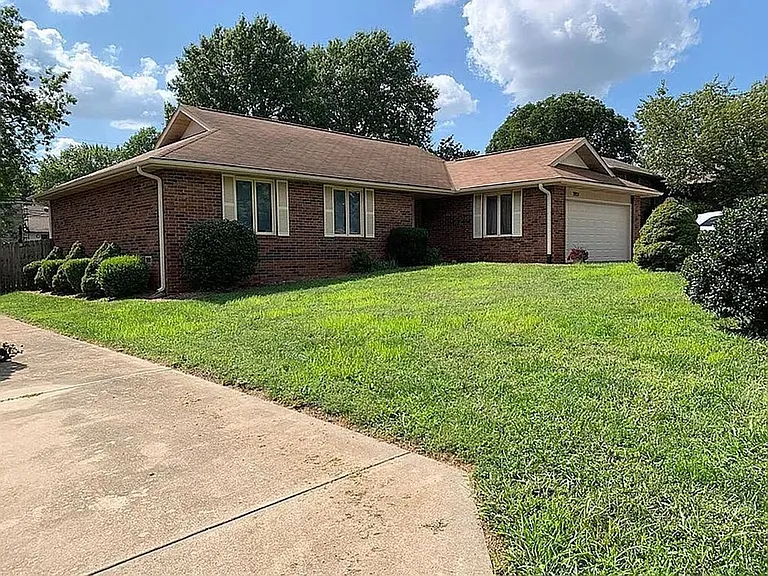 3921 S Cutler Ct — Photo 1