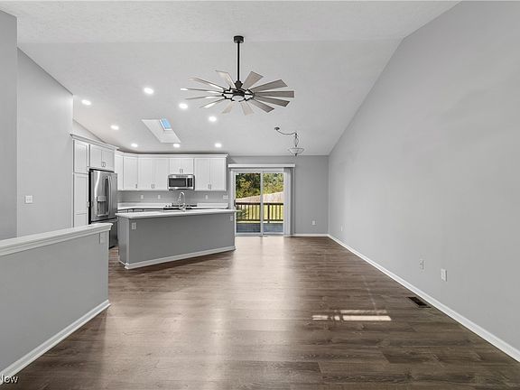 4th image of 4856 Debbie Dr