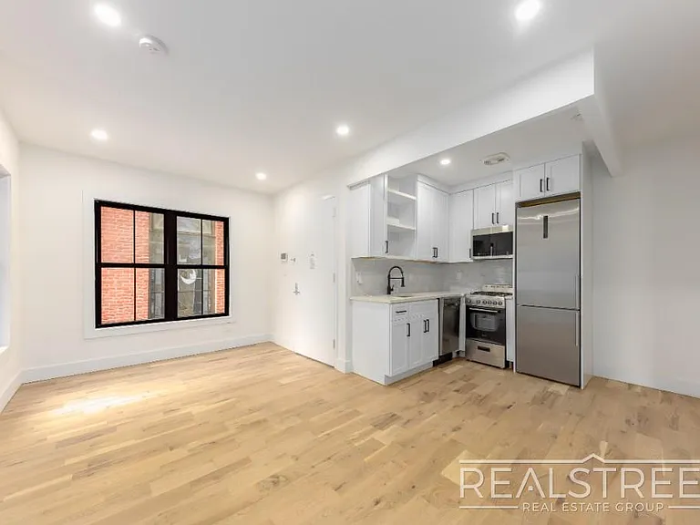 234 24th St #2B — Photo 3