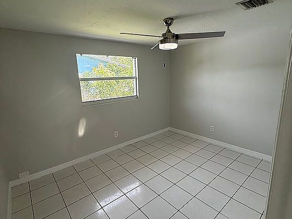 2nd image of 5458 Sholtz St