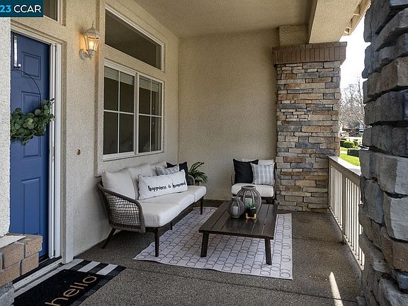 2nd image of 1294 Laurel Oak Ln