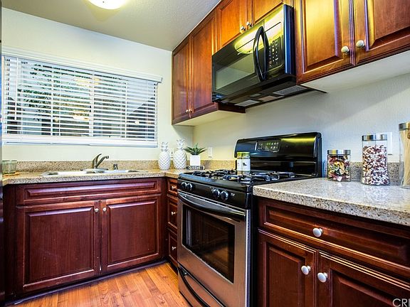 5th image of 5540 Owensmouth Ave APT 118