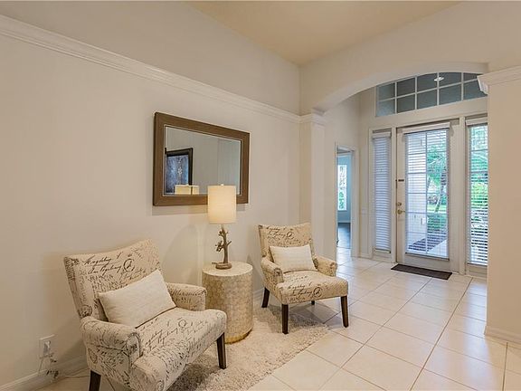 4th image of 9607 Greenpointe Dr