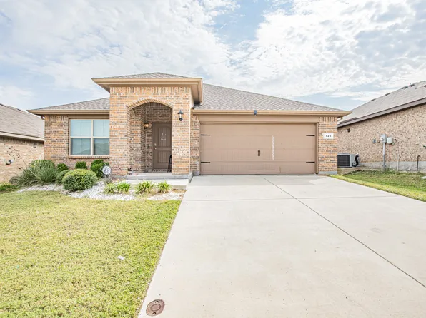 725 Mud Lake Trl, Fort Worth, TX 76120