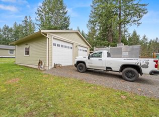 1888 Bates Rd, Comox Valley, BC V9J 1X4