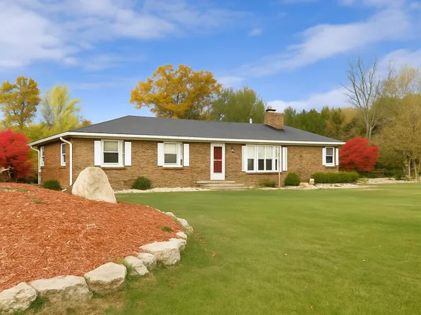 26640 Dutch Settlement St, Dowagiac, MI 49047