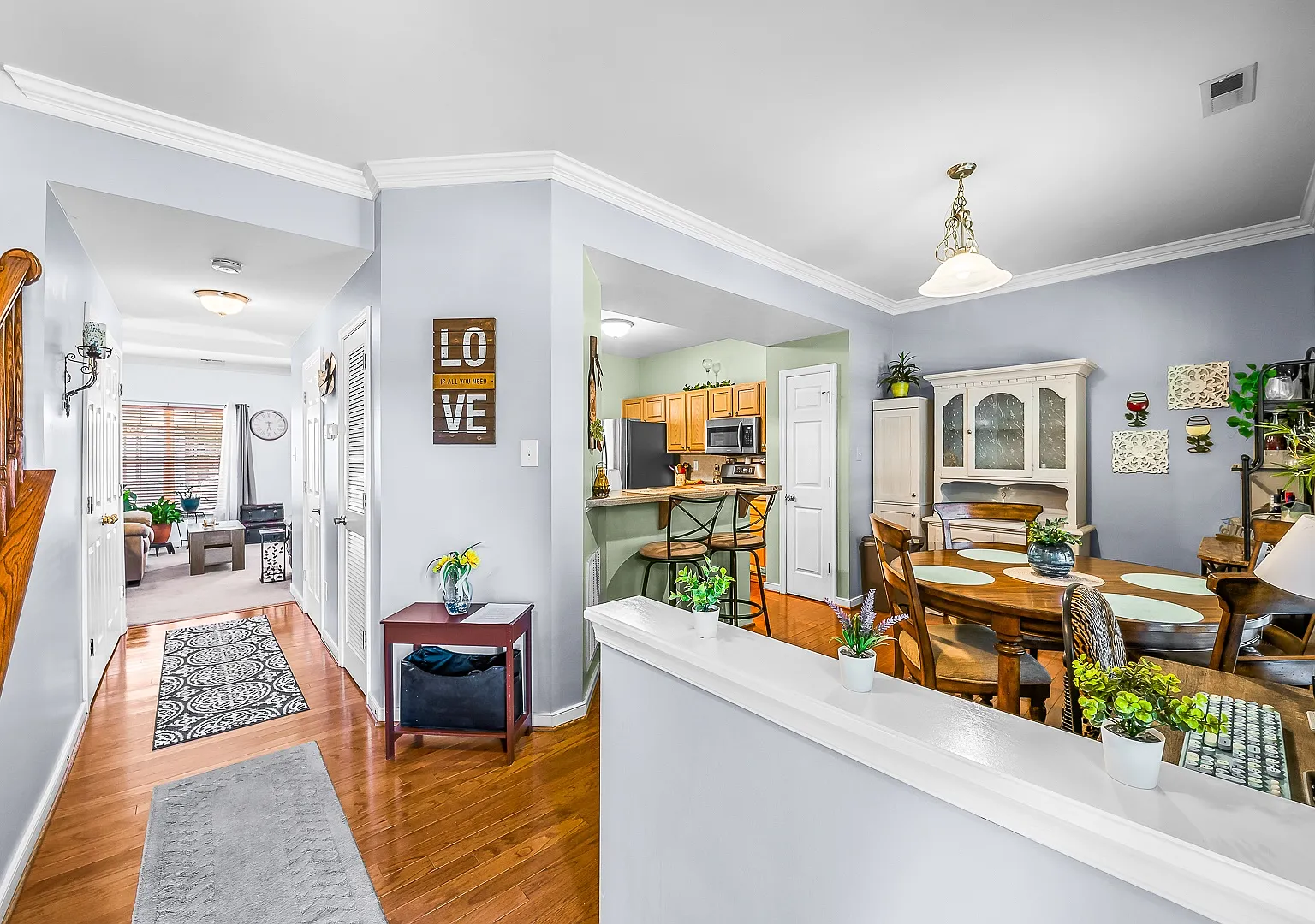 3 bed, 2.5 bath, 1584 sqft, $2,600 — Photo 3