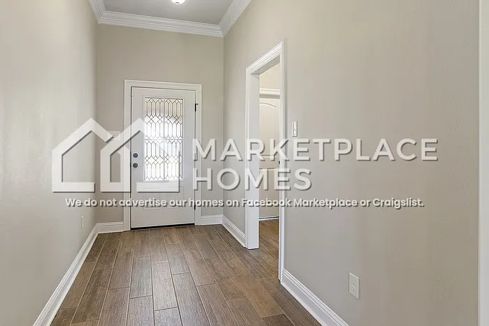 462 Lake Breeze Dr — Photo 3