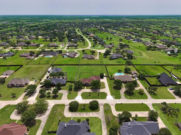 1756 W Alamosa Dr, Terrell, TX 75160