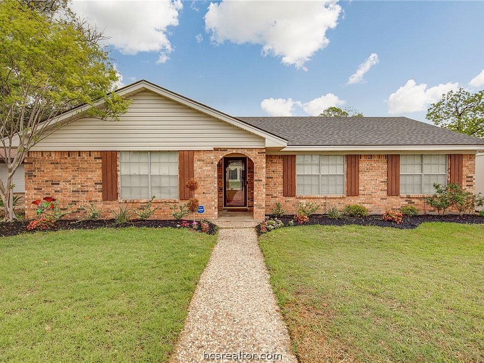 1st image of 3821 Holly Dr