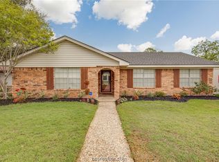 3821 Holly Dr, Bryan, TX 77802