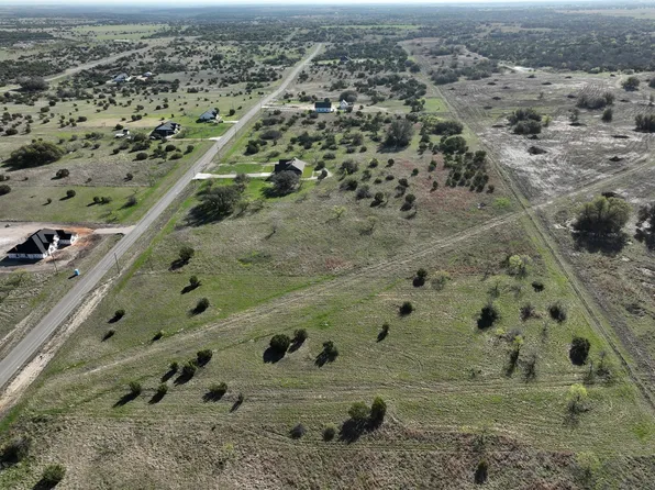 172 Gilmore Ct, Lipan, TX 76462