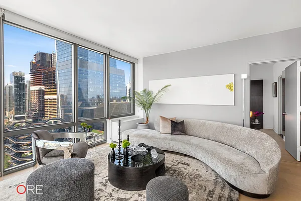 Rented by CORE | media 2