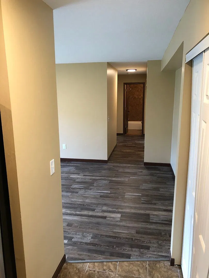 Prime location + heat and water — Photo 2