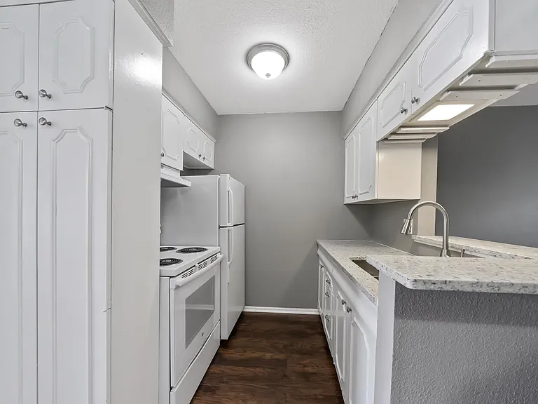 1045 Shook Ave #134 — Photo 9