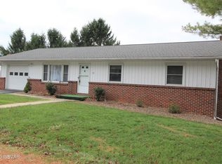 42 Linnet Ln, Lock Haven, PA 17745