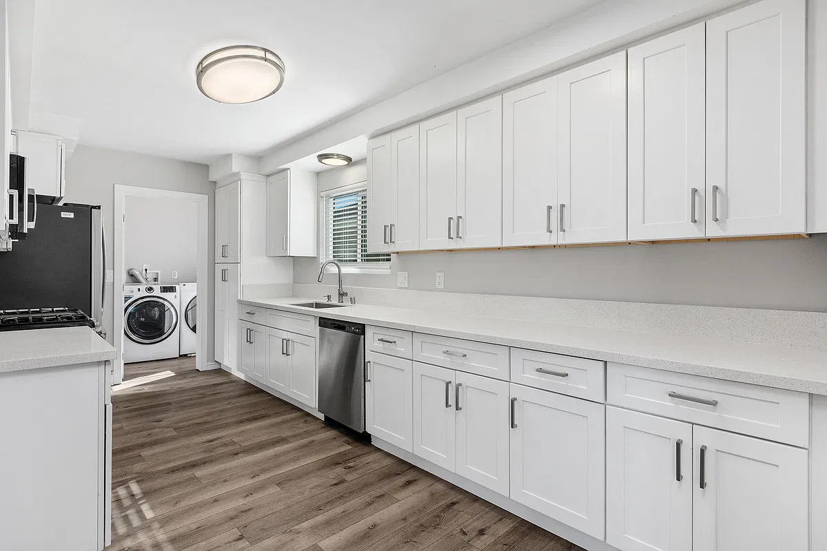 5 bed, 2997 sqft, $4,400 — Photo 4