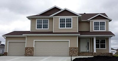 1st image of 3039 1st St E