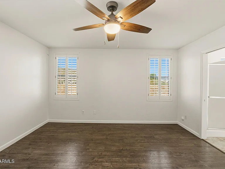 2212 E Vista Bonita Dr — Photo 12