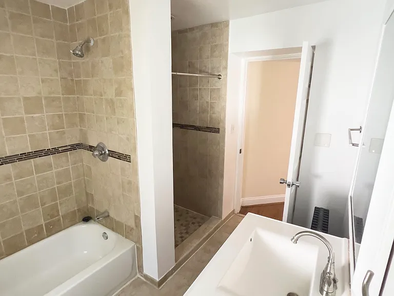 389 Jefferson Ave #389 — Photo 5