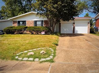 2555 Guildford Dr, Florissant, MO 63033