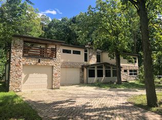 1365 Indian Trail Dr, Riverwoods, IL 60015