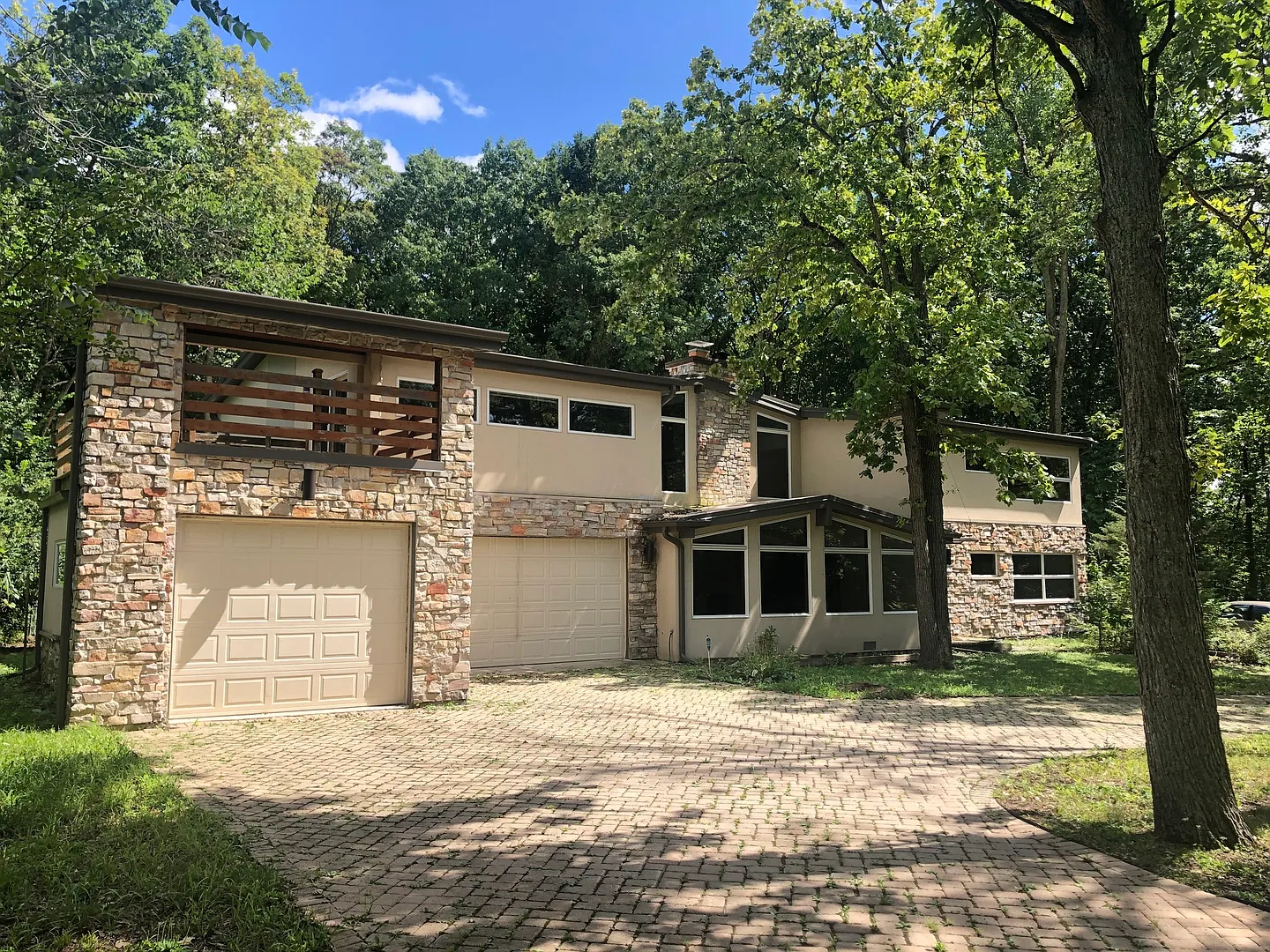 1365 Indian Trail Dr photo 1
