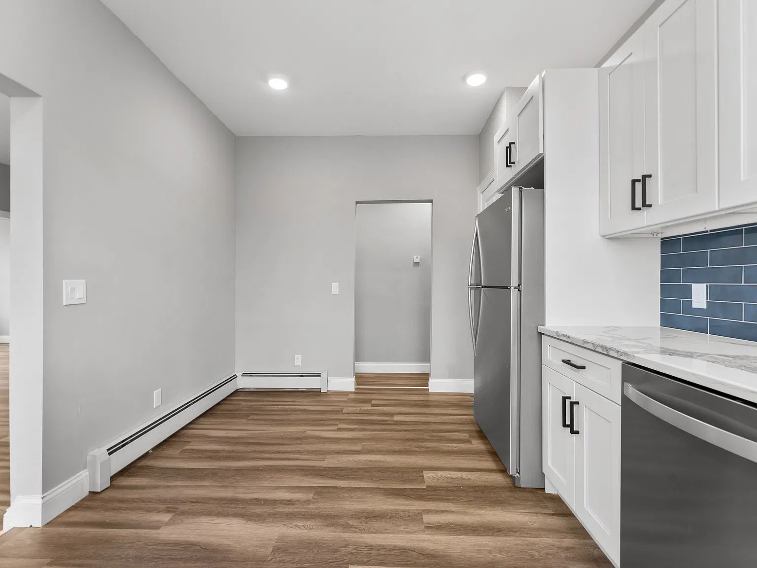 3 bed, 1200 sqft, $2,375 — Photo 2