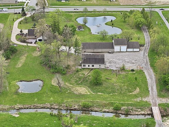 5th image of 10702 Bass Rd