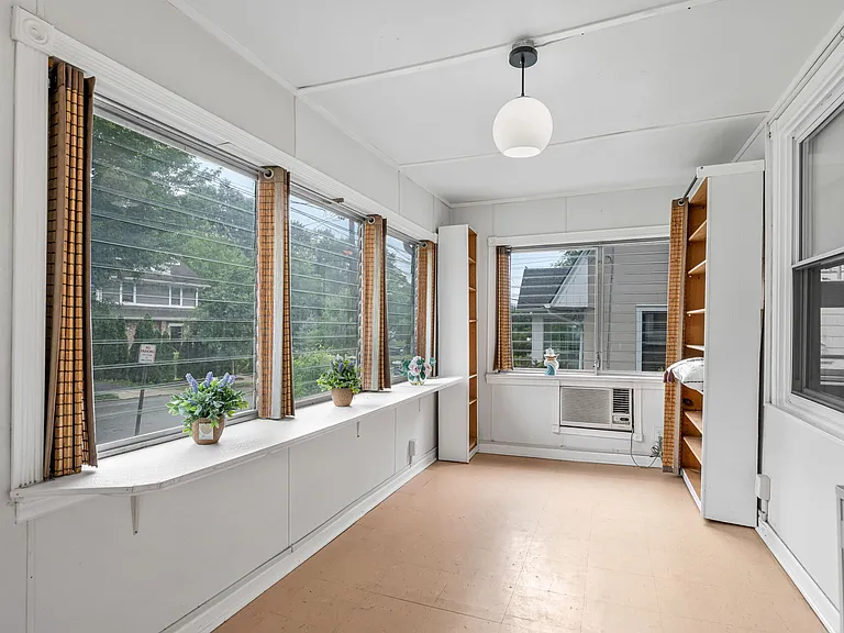 133 Highwood Ave — Photo 7