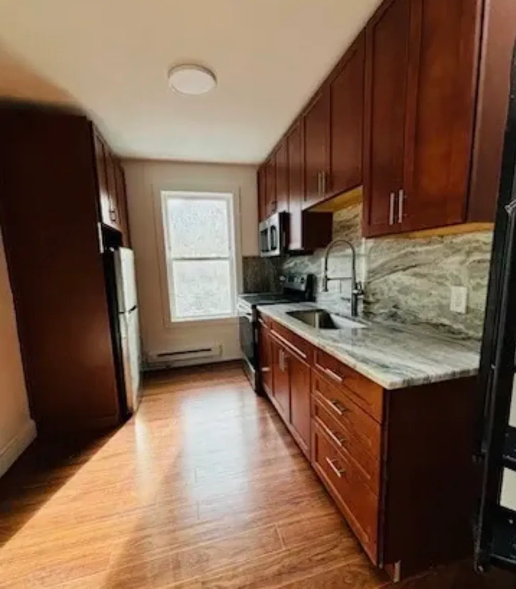 2 bed, 600 sqft, $3,750 — Photo 1