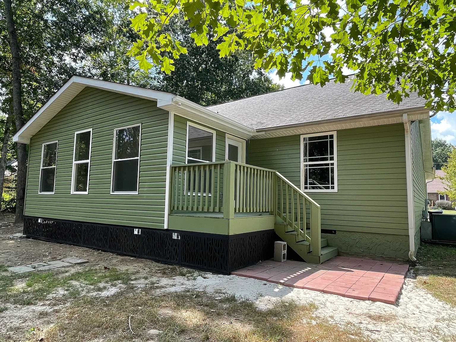 3 bed, 1966 sqft, $2,300 — Photo 4