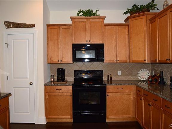 5th image of 7110 Sevilleen Street SW