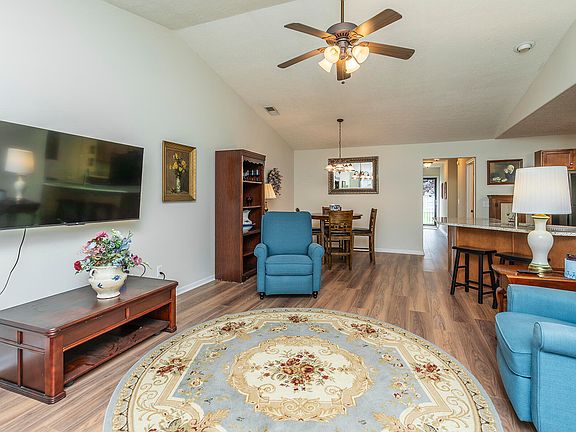 4th image of 108 Sonoma Dr