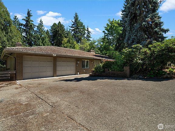 2nd image of 16058 36th Avenue NE