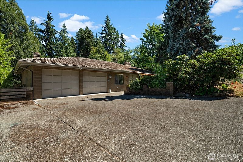 2nd image of 16058 36th Avenue NE
