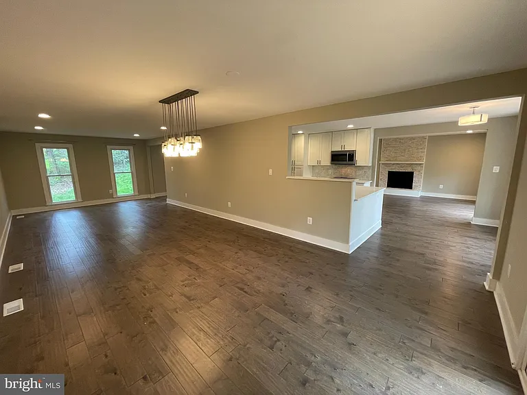 3428 Reedy Dr — Photo 6