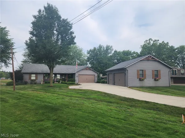 2027 Lakewood Rd SW, Sherrodsville, OH 44675