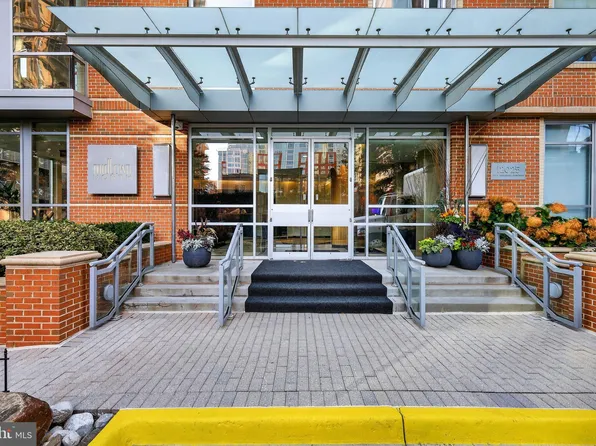 12025 New Dominion Pkwy APT 311, Reston, VA 20190