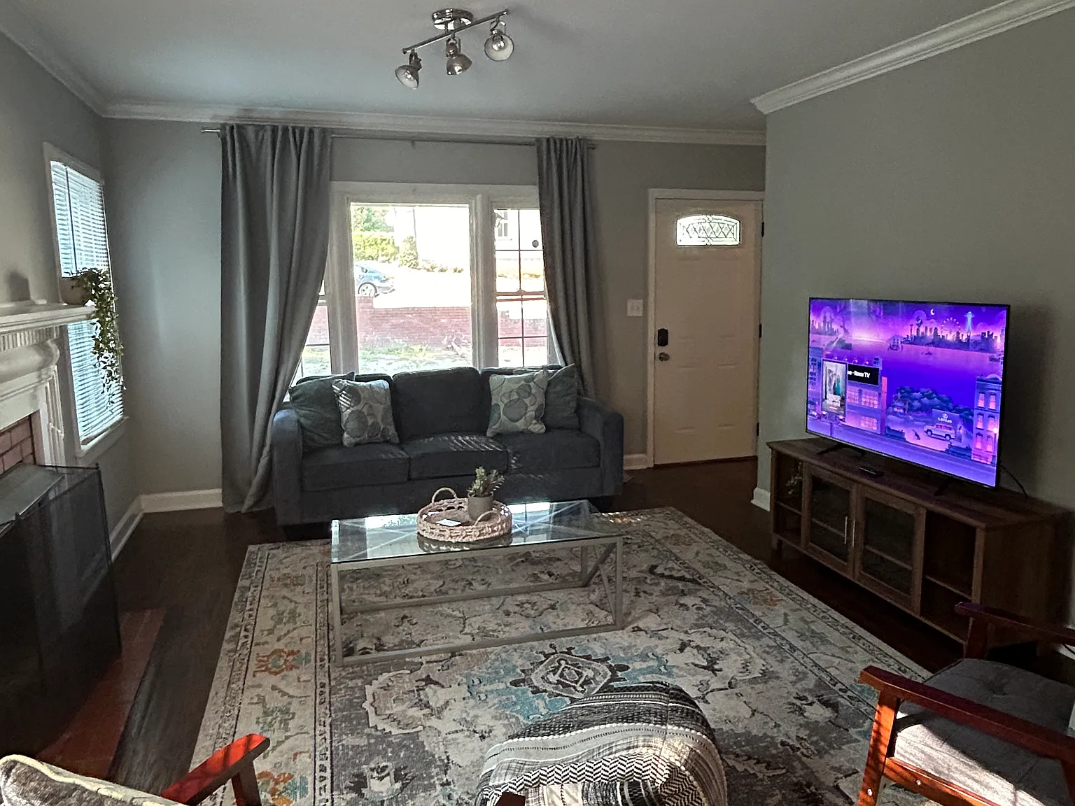 5 bed, 2357 sqft, $3,800 — Photo 4