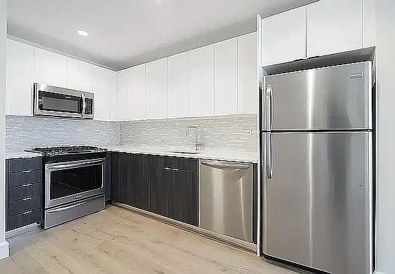 3rd image of 25-21 43rd Ave #805