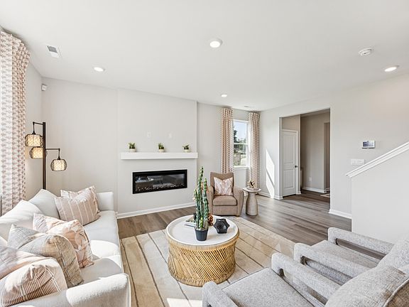 4th image of 186 Whitley Way