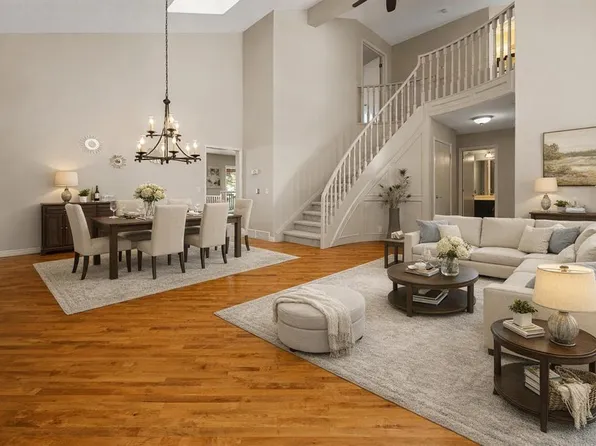 118 W Sienna Hills Dr SW, Calgary, AB T3H 2C8