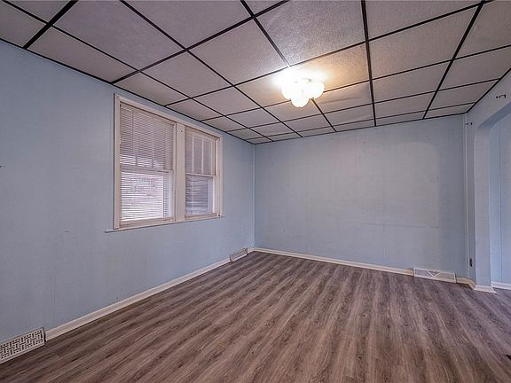 4th image of 2399 Beaver Rd