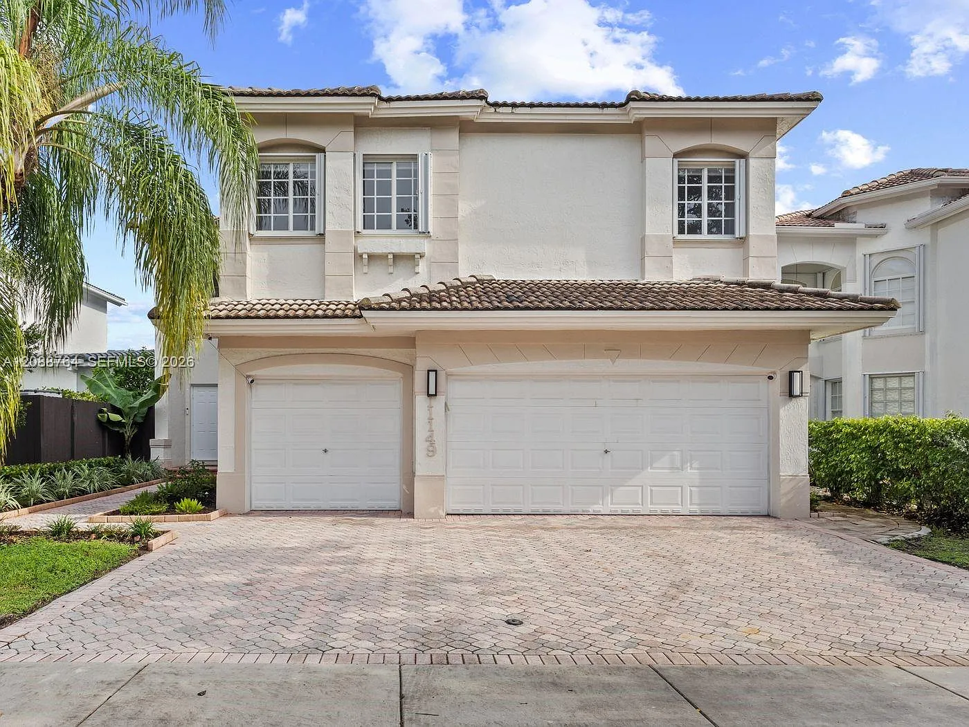 Doral Isles Catalina — Photo 1