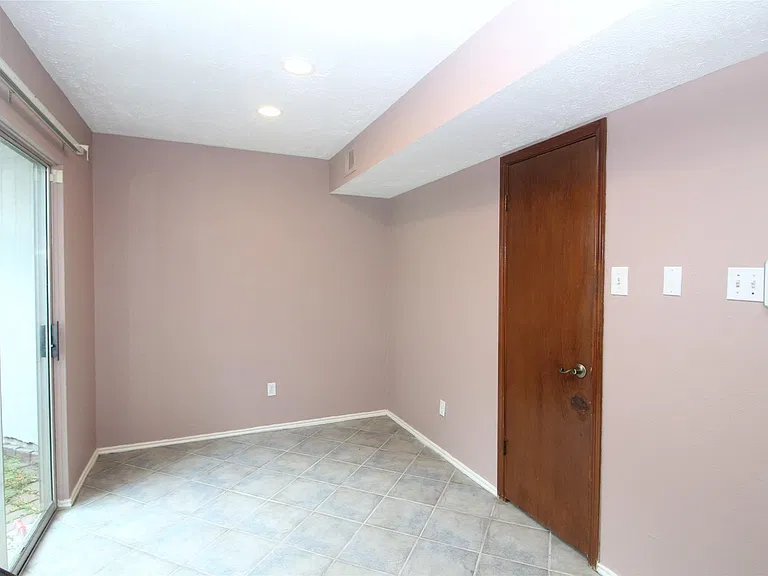 3515 Woodmere Ln — Photo 6