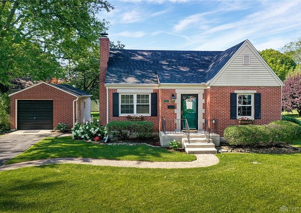 1st image of 304 Earnshaw Dr
