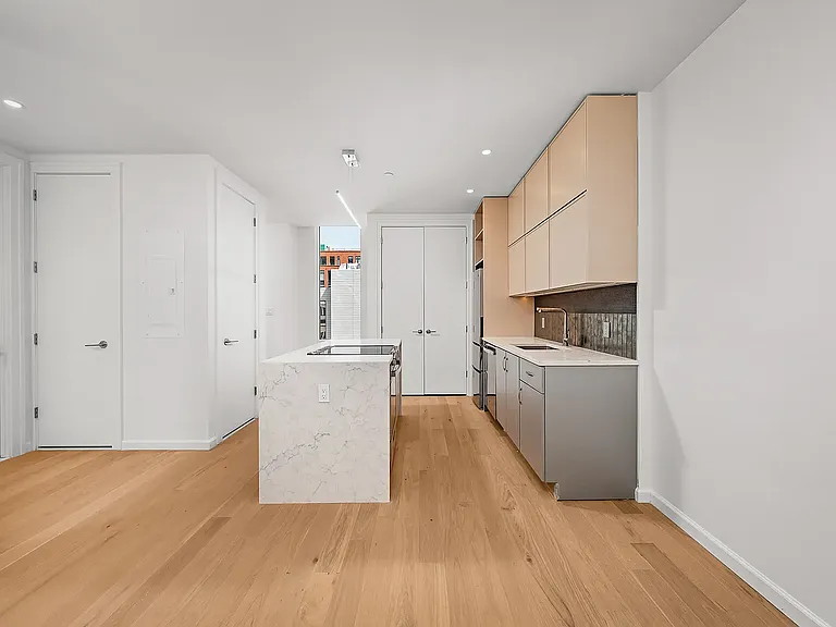 41-15 24th St #721 — Photo 1