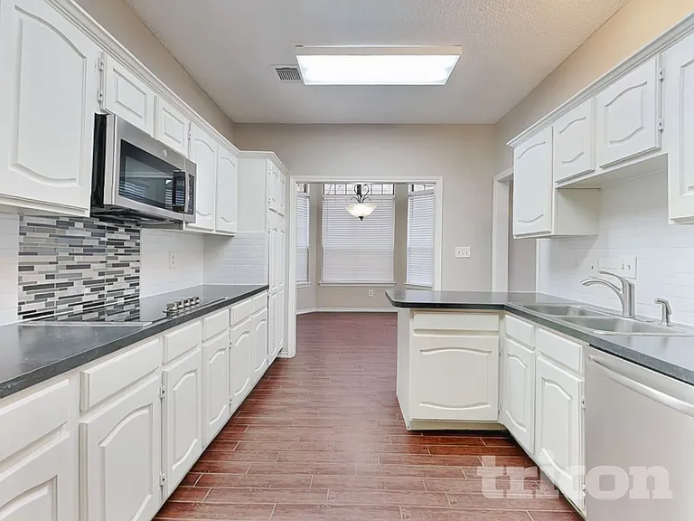2115 Fawn Ridge Trl — Photo 10