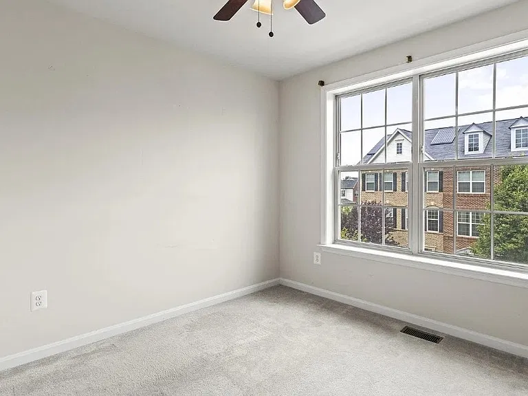 9808 Smithview Pl — Photo 8